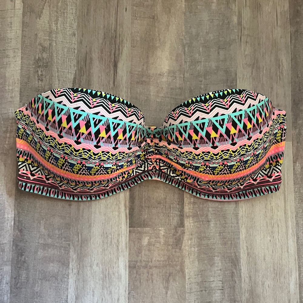 Victoria’s Secret 32D Bandeau Bikini Top
